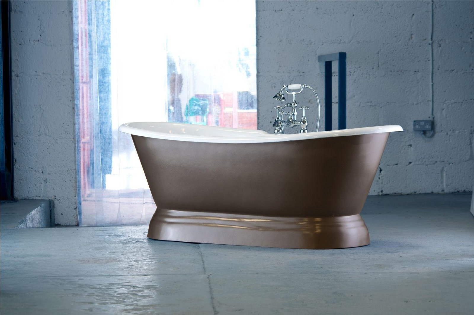 Bodiam Cast Iron Bath 2 Cast Iron bath